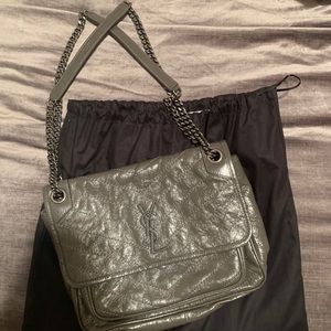Niki medium crinkled leather shoulder bag